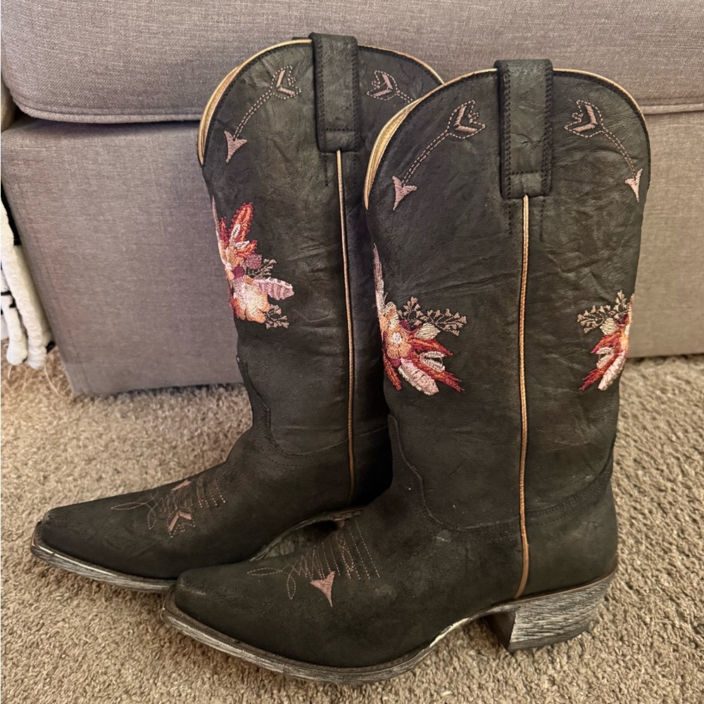 Shyanne Black Embroidered Western Boots - image 1